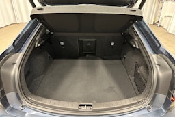 sininen Polestar 2 2023 kuva 27.
