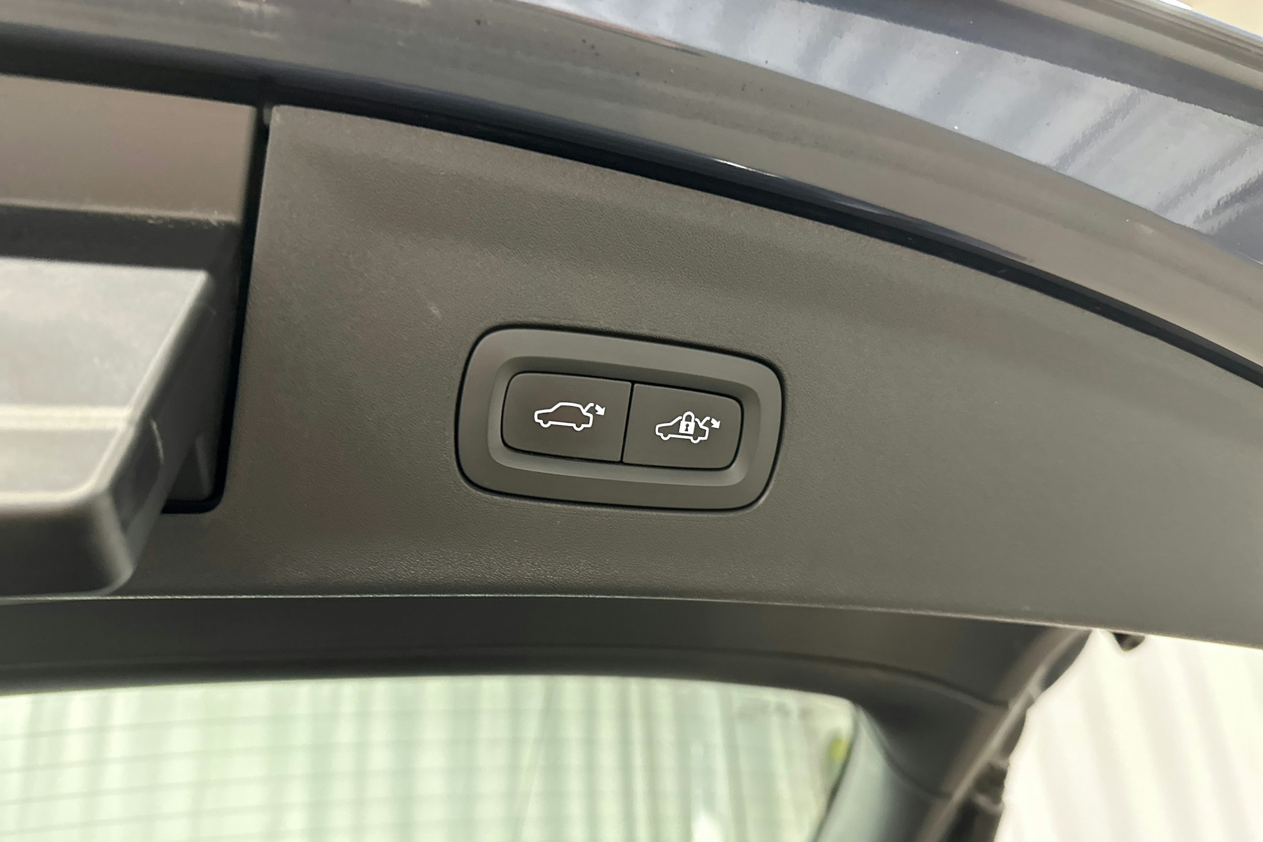 sininen Polestar 2 2023 kuva 28.