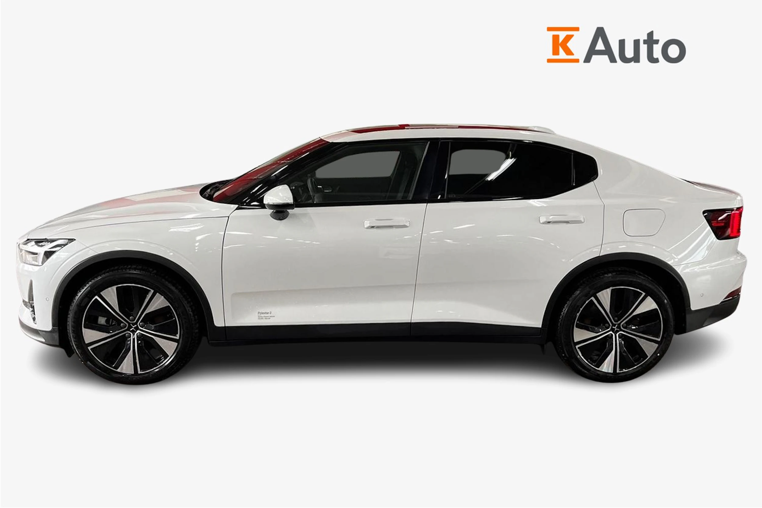 Valkoinen Polestar 2 2023 kuva 5.