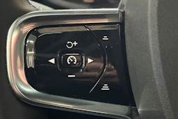 Valkoinen Polestar 2 2023 kuva 17.