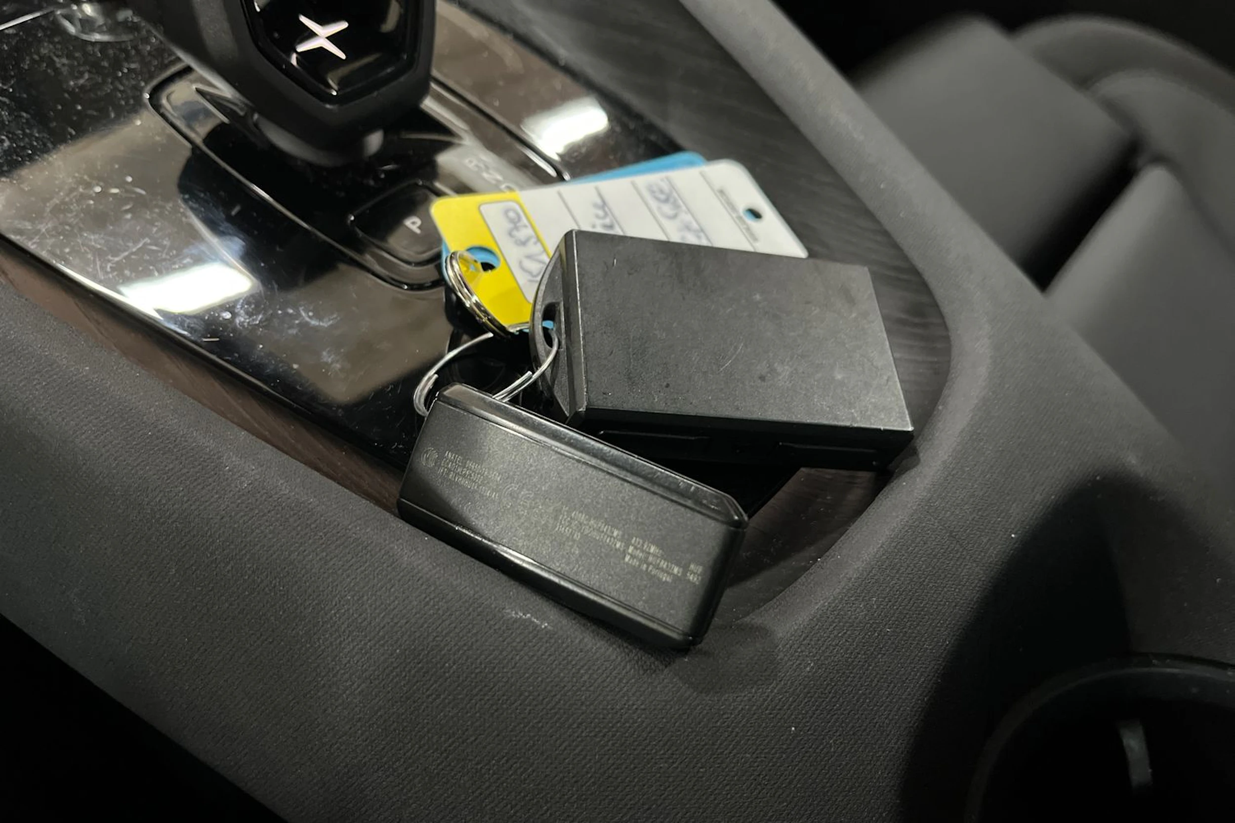 Valkoinen Polestar 2 2023 kuva 20.