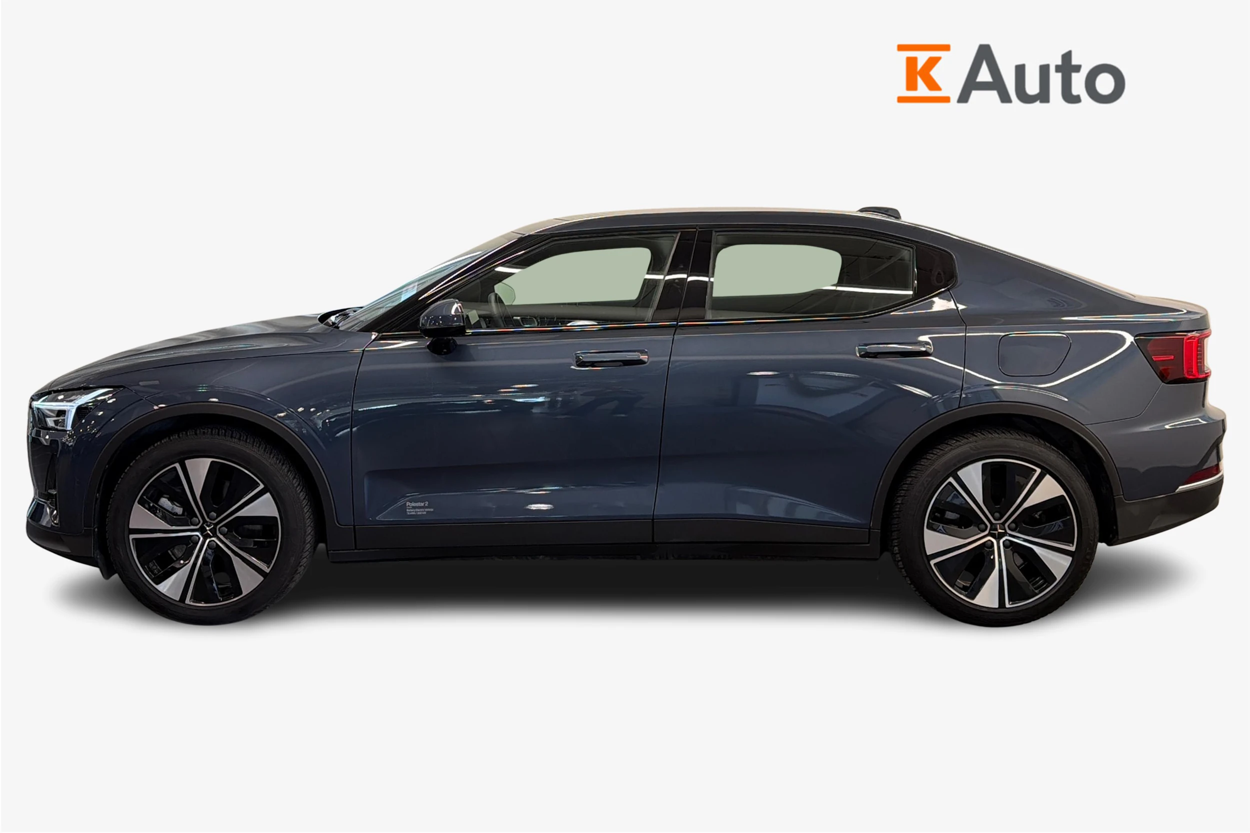 sininen Polestar 2 2023 kuva 5.