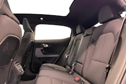sininen Polestar 2 2023 kuva 8.