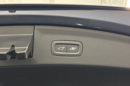 sininen Polestar 2 2023 kuva 12.