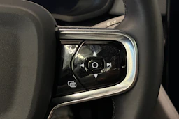 sininen Polestar 2 2023 kuva 18.