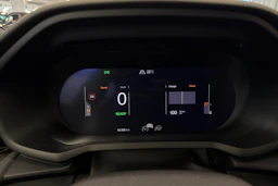 sininen Polestar 2 2023 kuva 19.