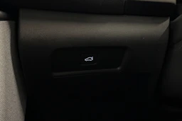 sininen Polestar 2 2023 kuva 20.