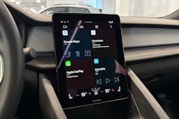 sininen Polestar 2 2023 kuva 24.