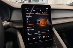 sininen Polestar 2 2023 kuva 29.