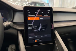 sininen Polestar 2 2023 kuva 30.