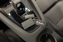 sininen Polestar 2 2023 kuva 32.