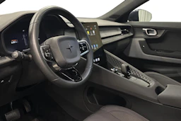 sininen Polestar 2 2023 kuva 8.