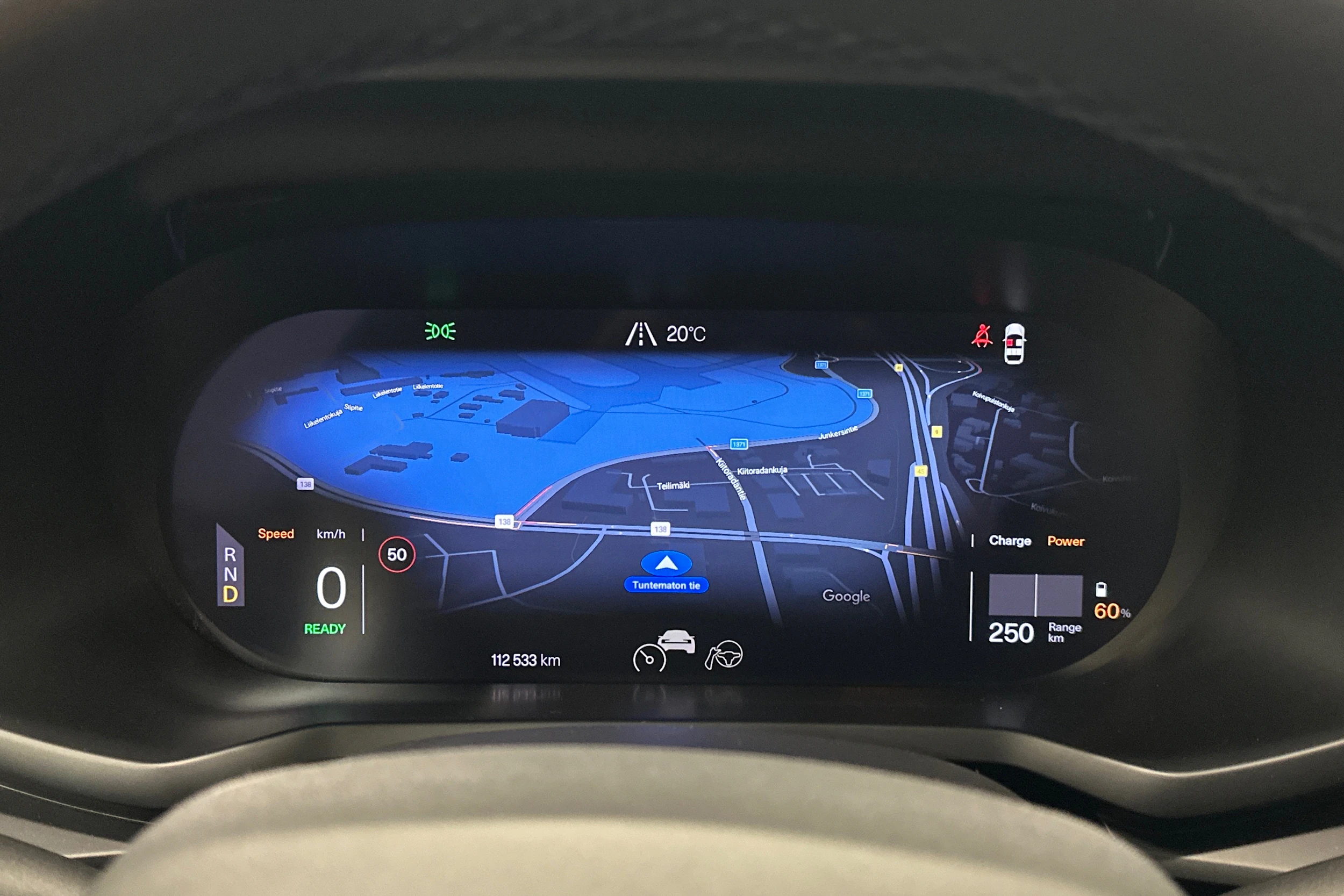 sininen Polestar 2 2023 kuva 17.