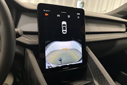 sininen Polestar 2 2023 kuva 21.