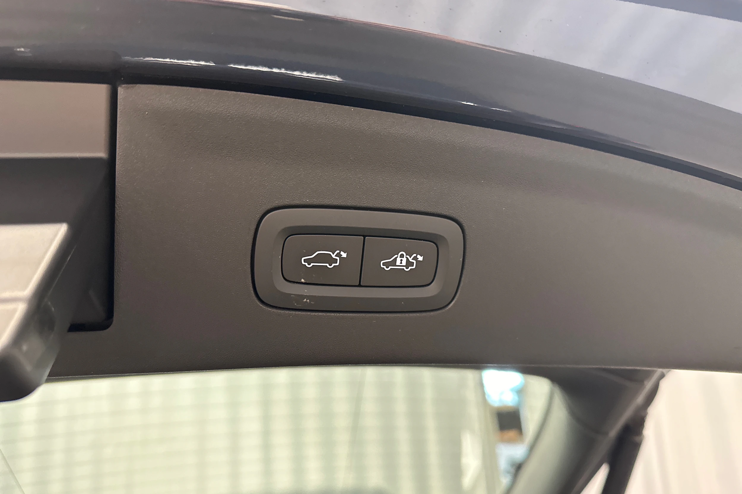 sininen Polestar 2 2023 kuva 29.
