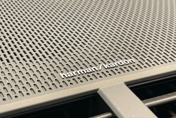 sininen Polestar 2 2023 kuva 25.