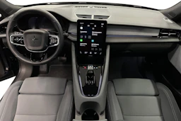 sininen Polestar 2 2023 kuva 9.