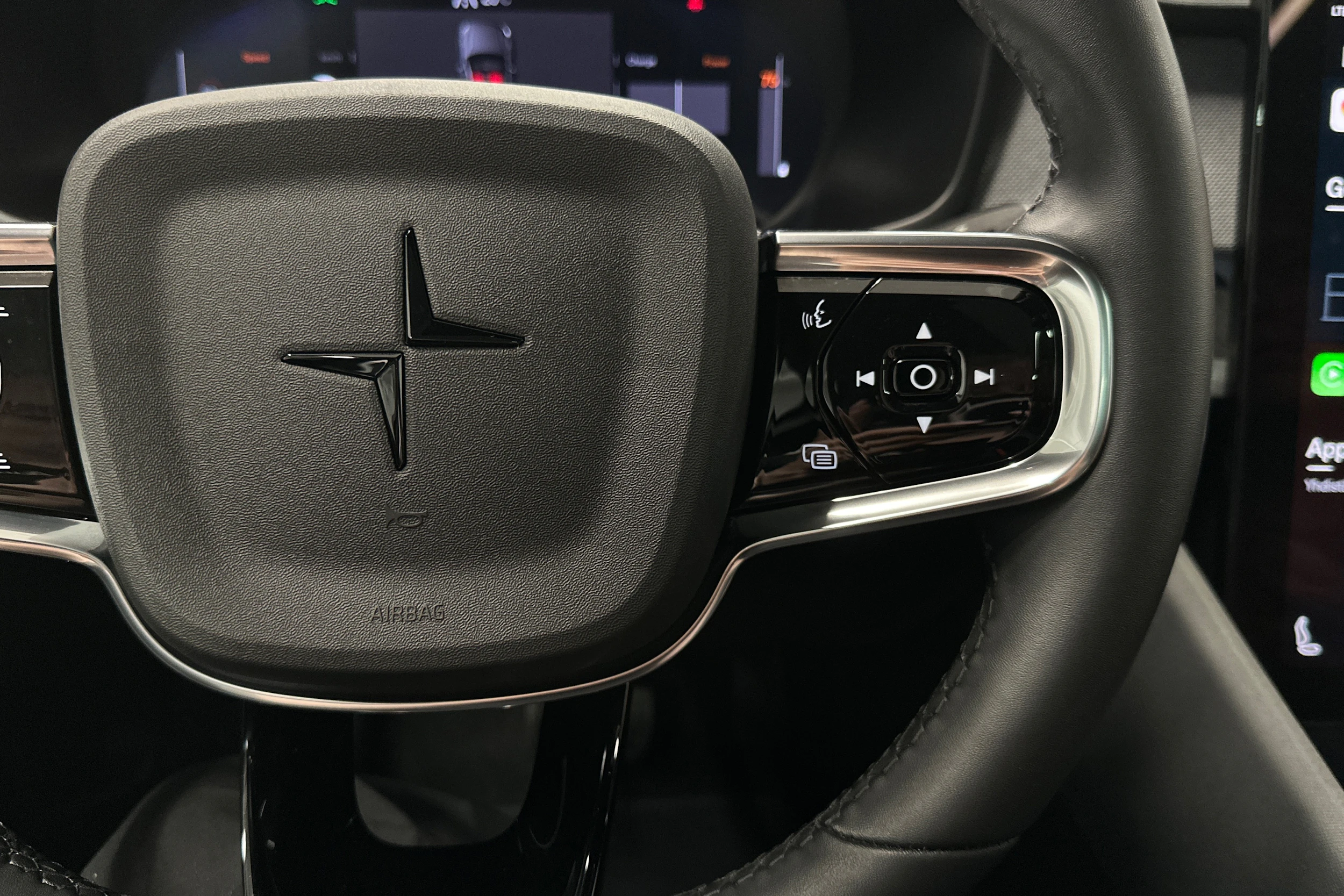 sininen Polestar 2 2023 kuva 16.