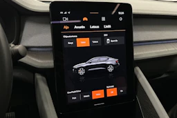 sininen Polestar 2 2023 kuva 21.