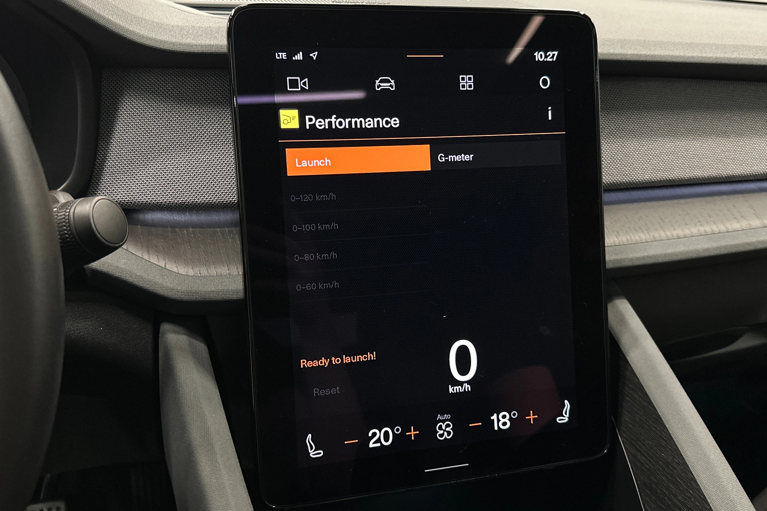 sininen Polestar 2 2023 kuva 27.