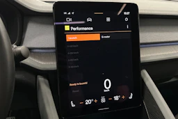 sininen Polestar 2 2023 kuva 27.