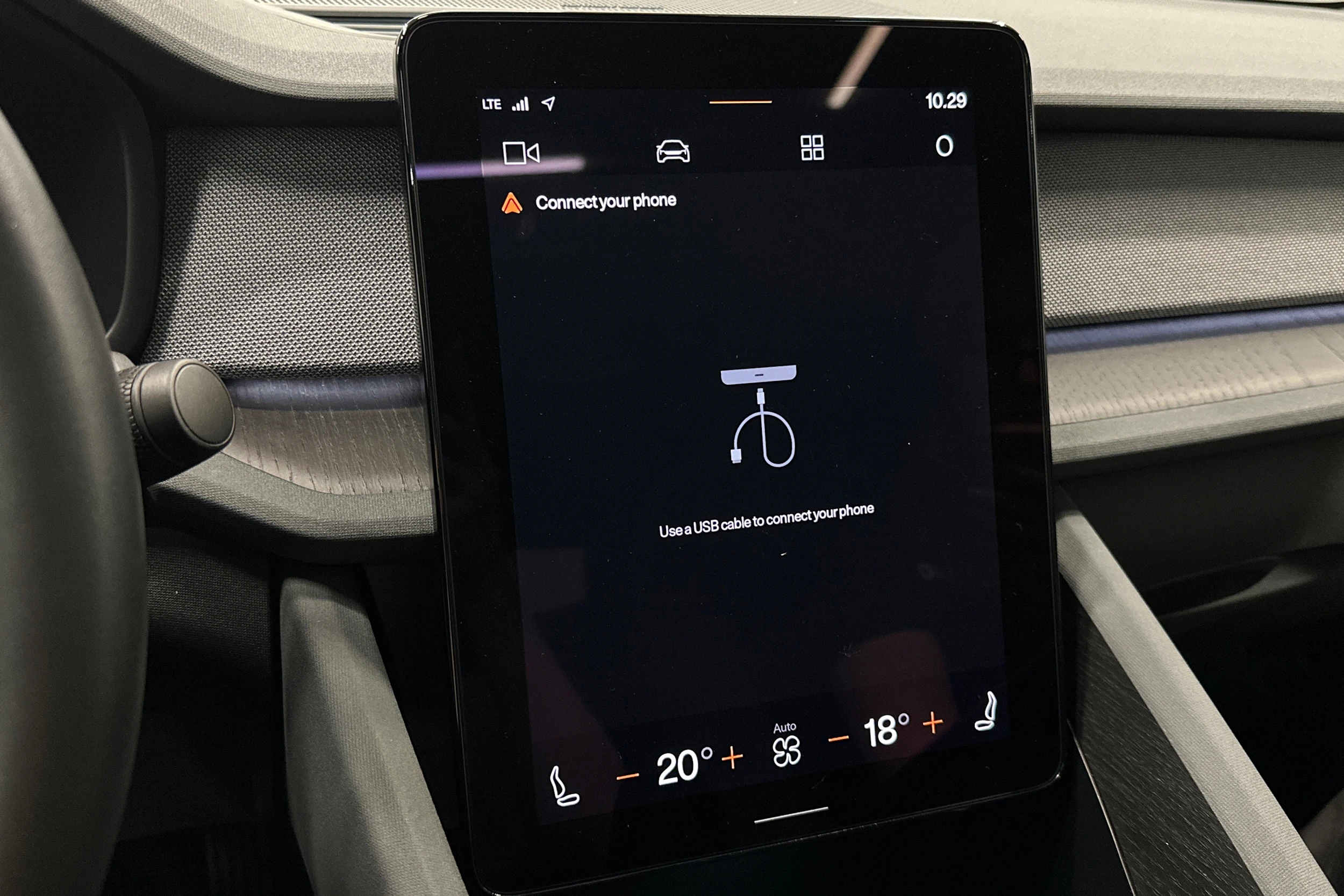 sininen Polestar 2 2023 kuva 31.