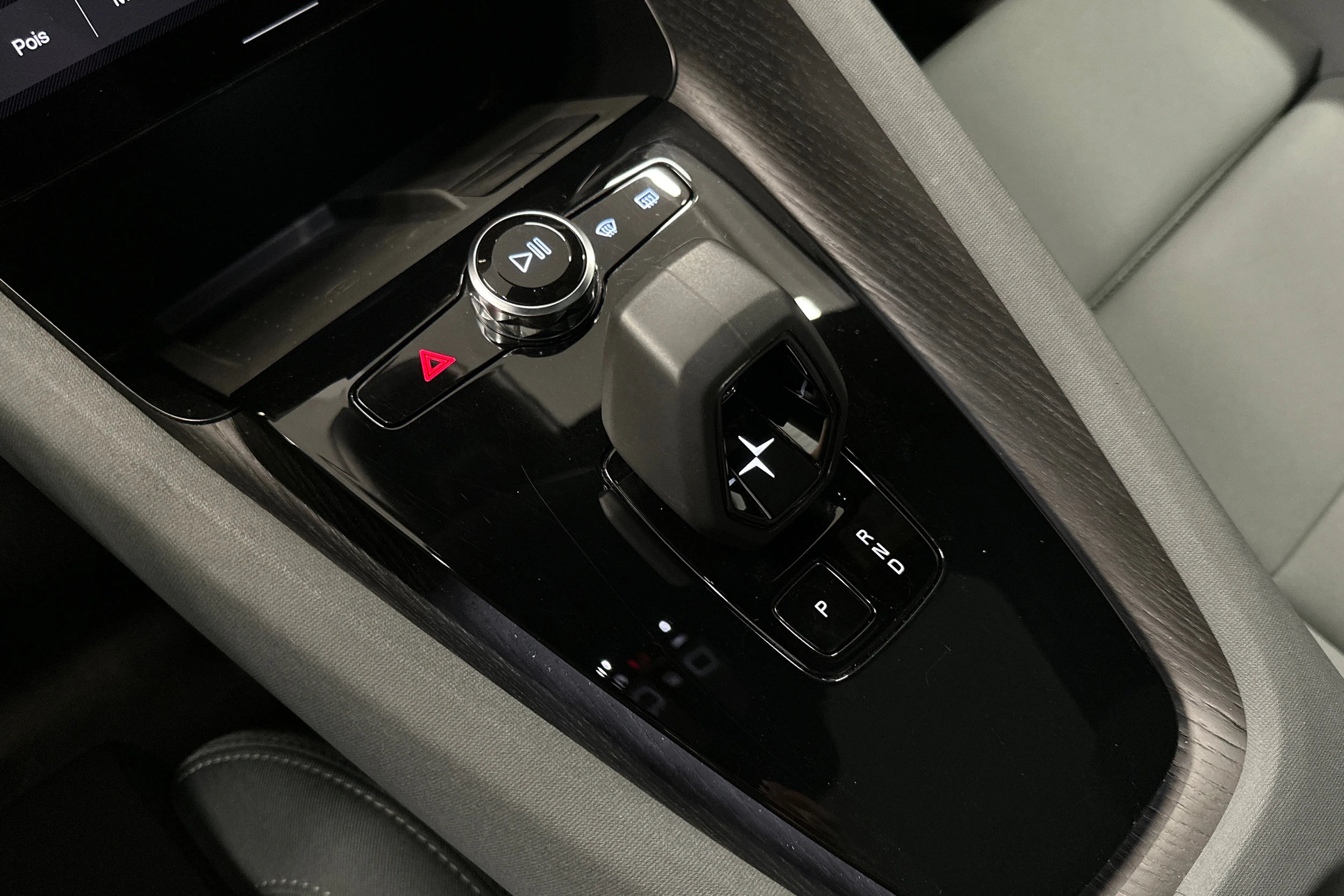 sininen Polestar 2 2023 kuva 35.