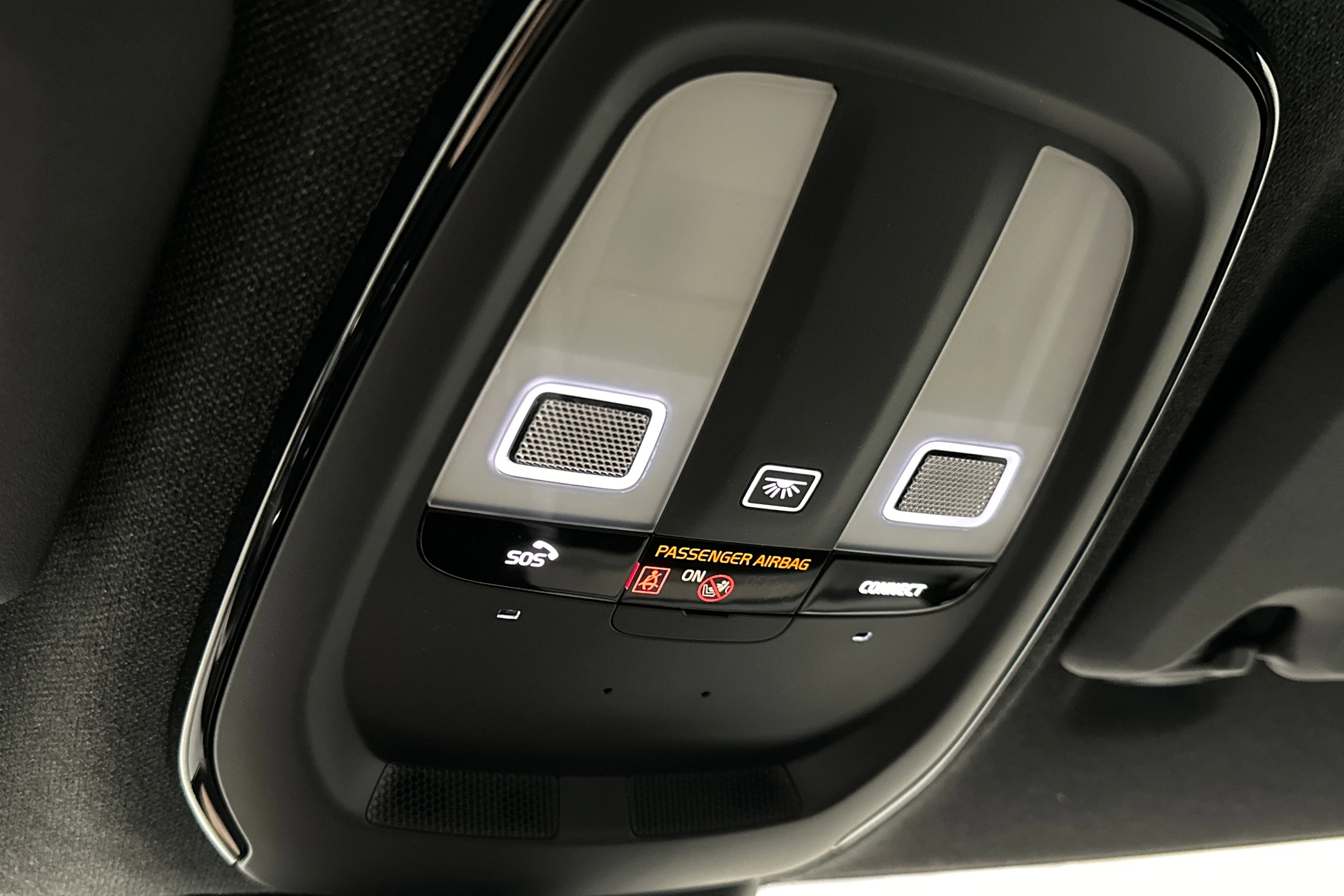 sininen Polestar 2 2023 kuva 36.
