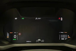 valkoinen Polestar 2 2023 kuva 13.