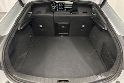 harmaa Polestar 2 2023 kuva 13.