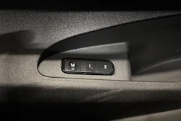harmaa Polestar 2 2023 kuva 20.