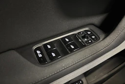 harmaa Polestar 2 2023 kuva 21.