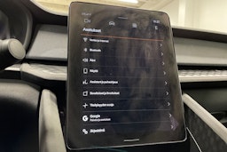 valkoinen Polestar 2 2023 kuva 15.