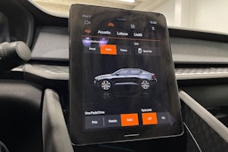 valkoinen Polestar 2 2023 kuva 17.