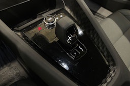 valkoinen Polestar 2 2023 kuva 18.