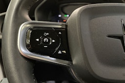 valkoinen Polestar 2 2023 kuva 20.