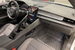 valkoinen Polestar 2 2023 kuva 27.