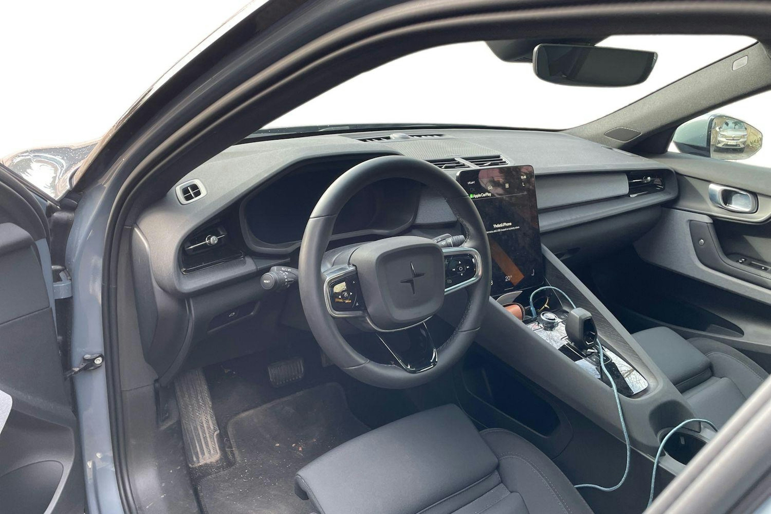 harmaa Polestar 2 2023 kuva 3.