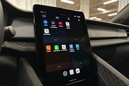 harmaa Polestar 2 2023 kuva 19.