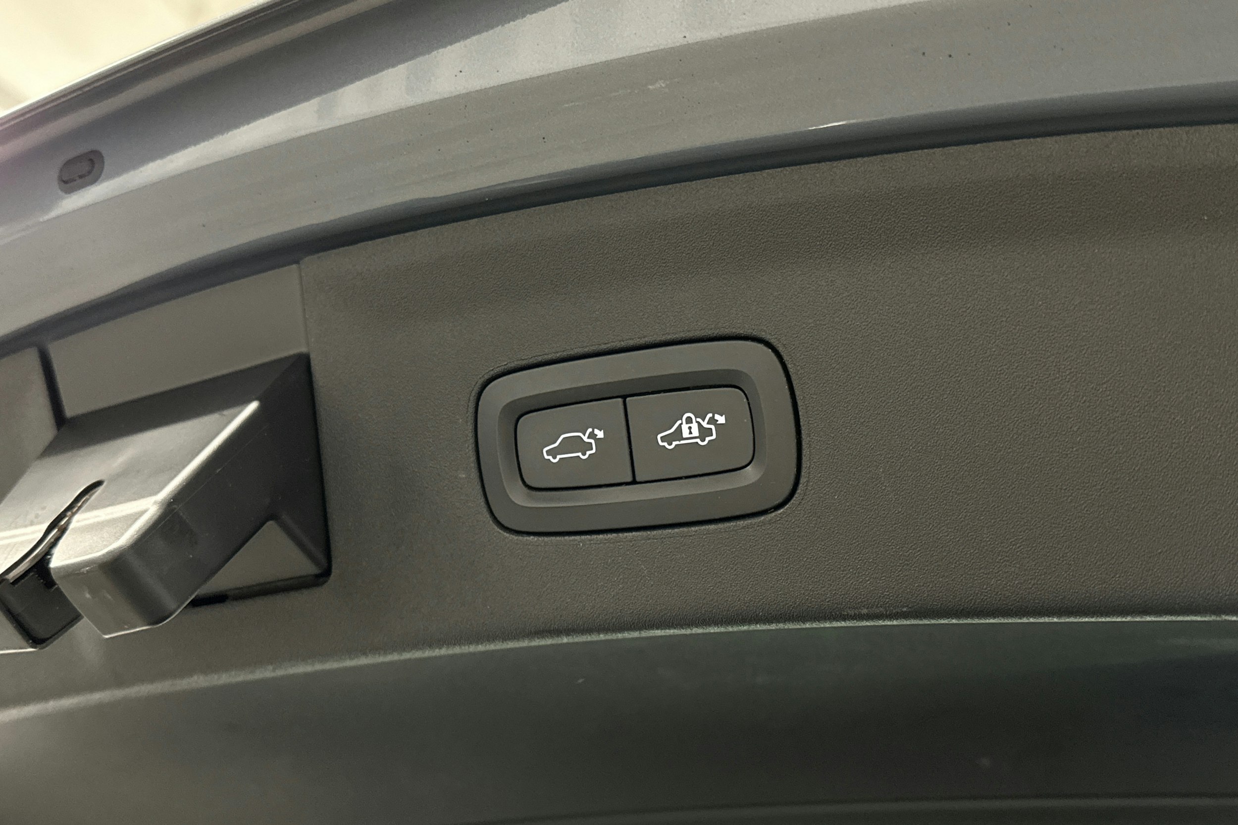 harmaa Polestar 2 2023 kuva 25.