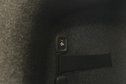 harmaa Polestar 2 2023 kuva 26.