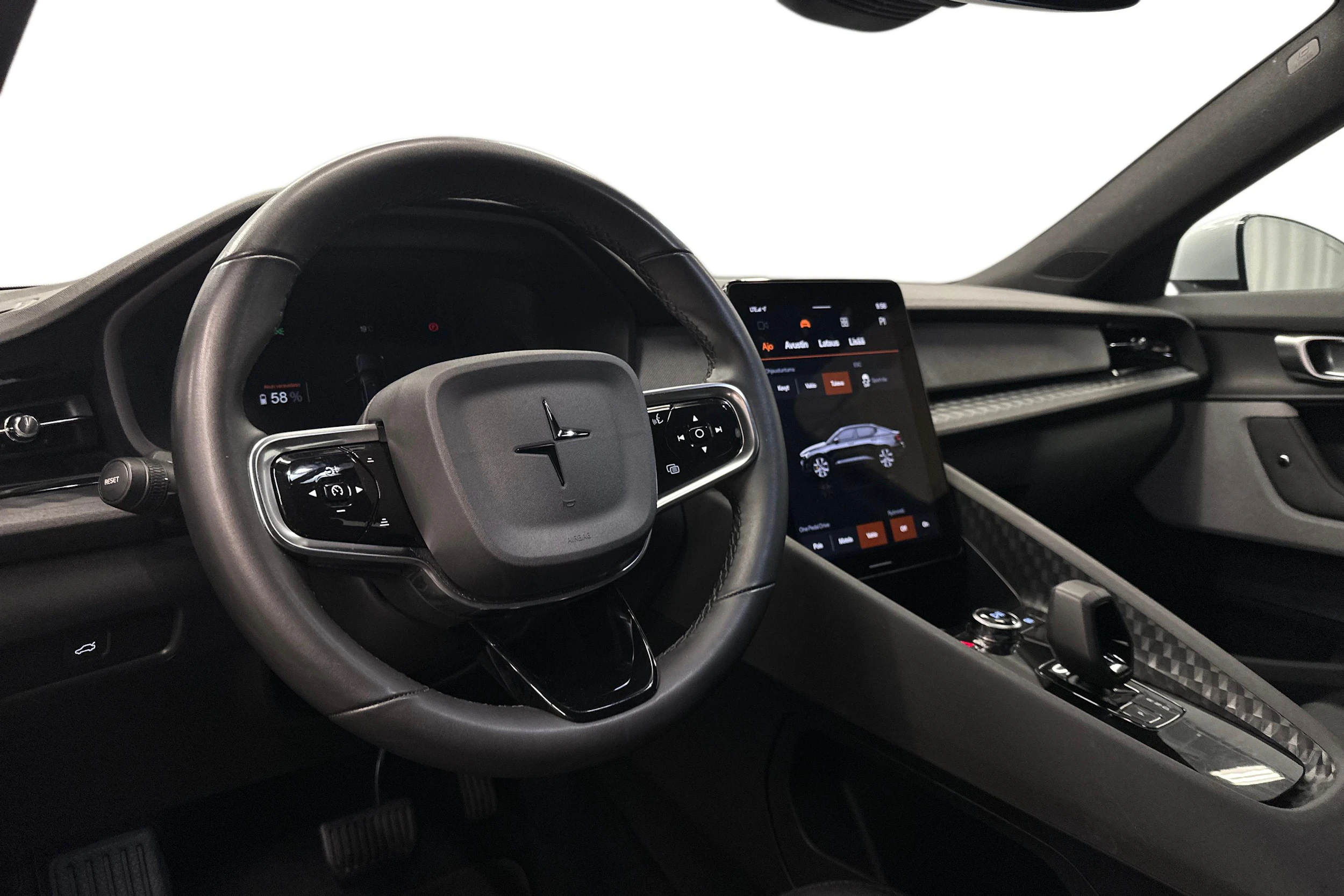 harmaa Polestar 2 2023 kuva 8.