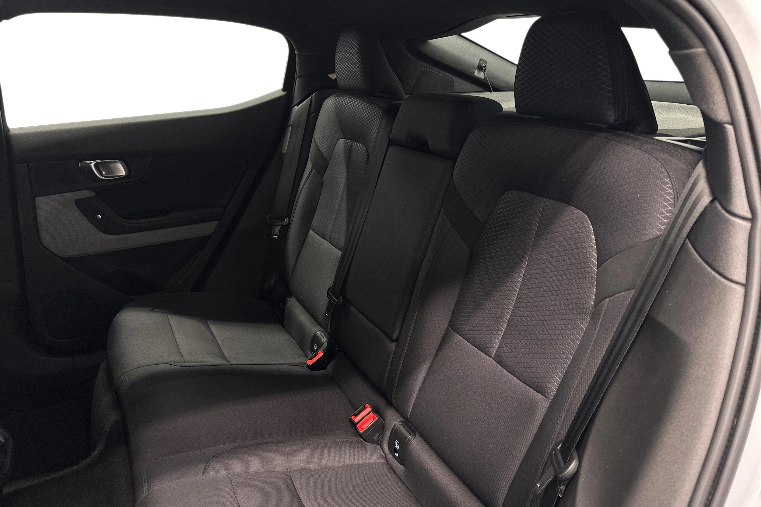 harmaa Polestar 2 2023 kuva 11.