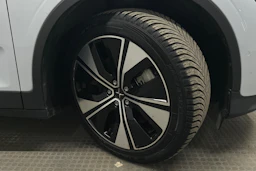 harmaa Polestar 2 2023 kuva 13.