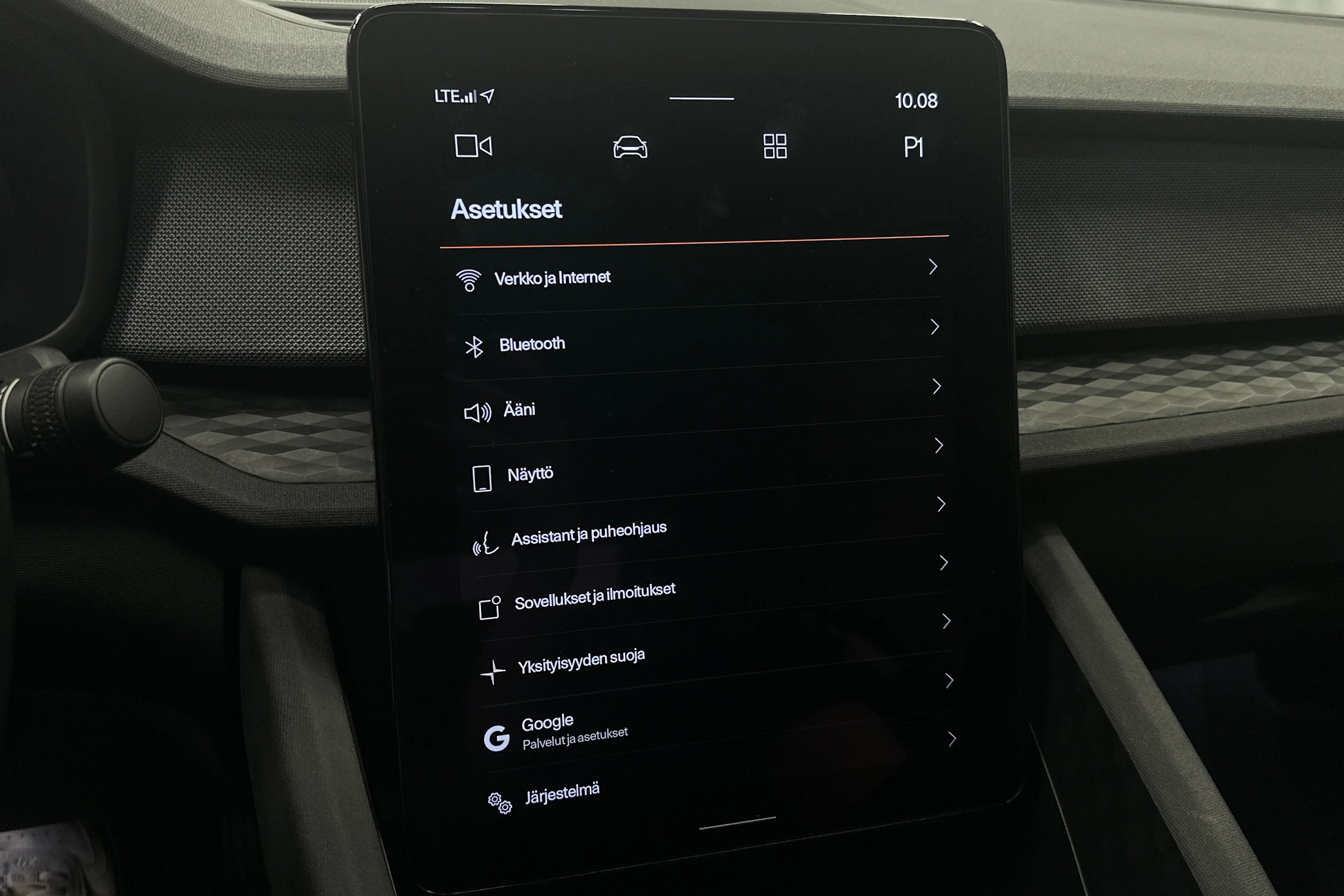 harmaa Polestar 2 2023 kuva 27.