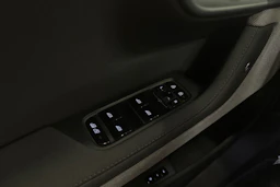 harmaa Polestar 2 2023 kuva 28.