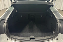 harmaa Polestar 2 2023 kuva 32.