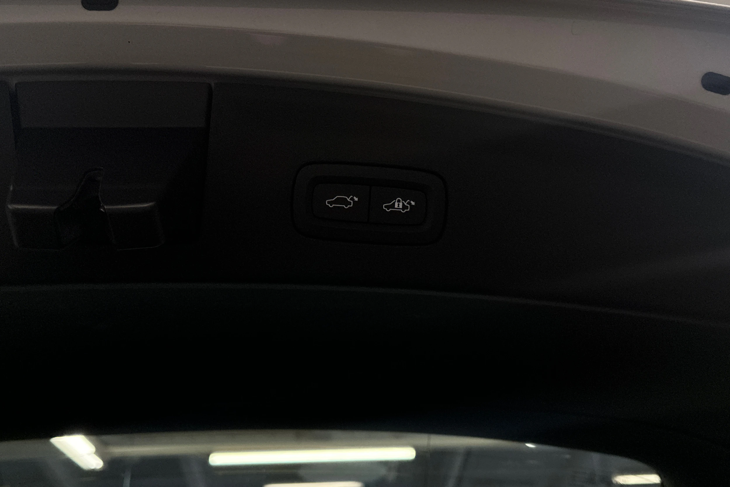 harmaa Polestar 2 2023 kuva 34.