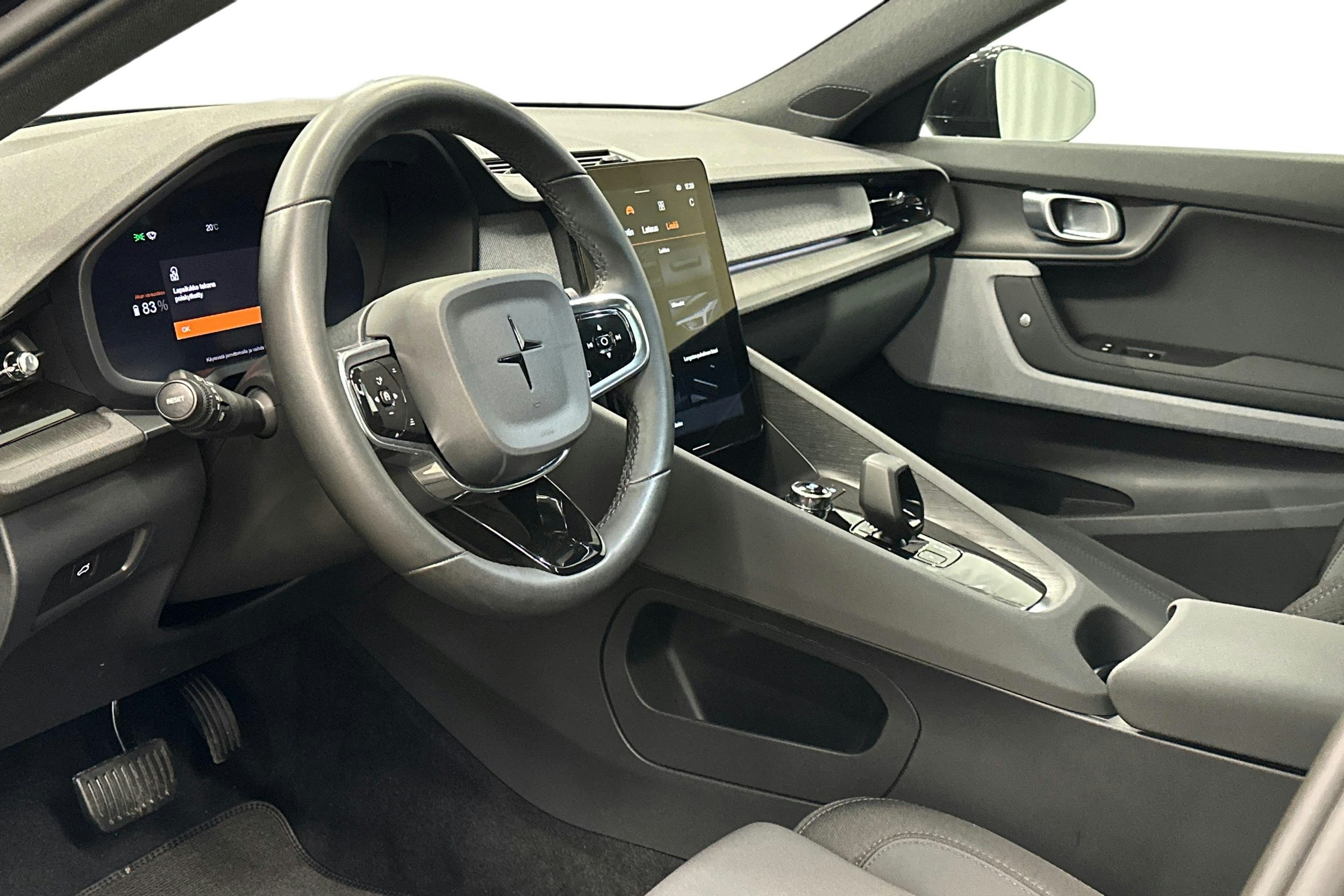 musta Polestar 2 2023 kuva 7.