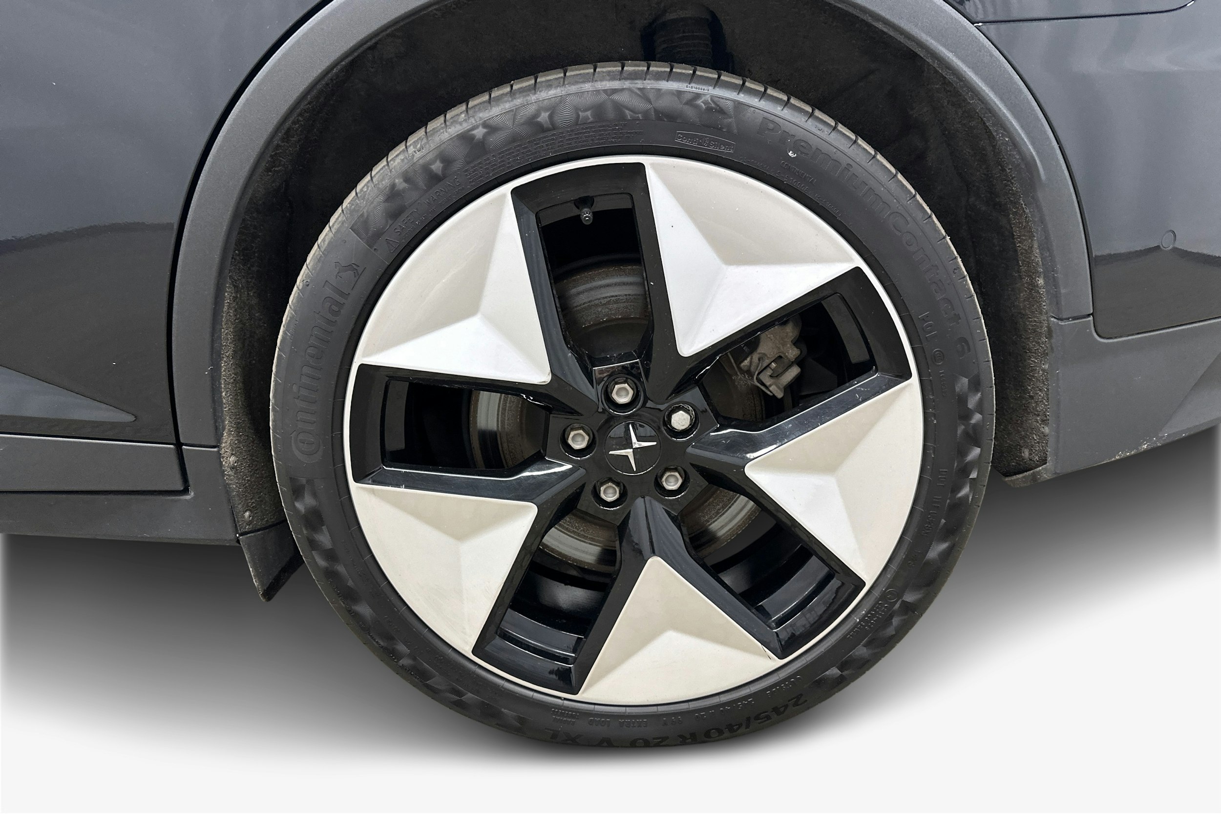 musta Polestar 2 2023 kuva 11.
